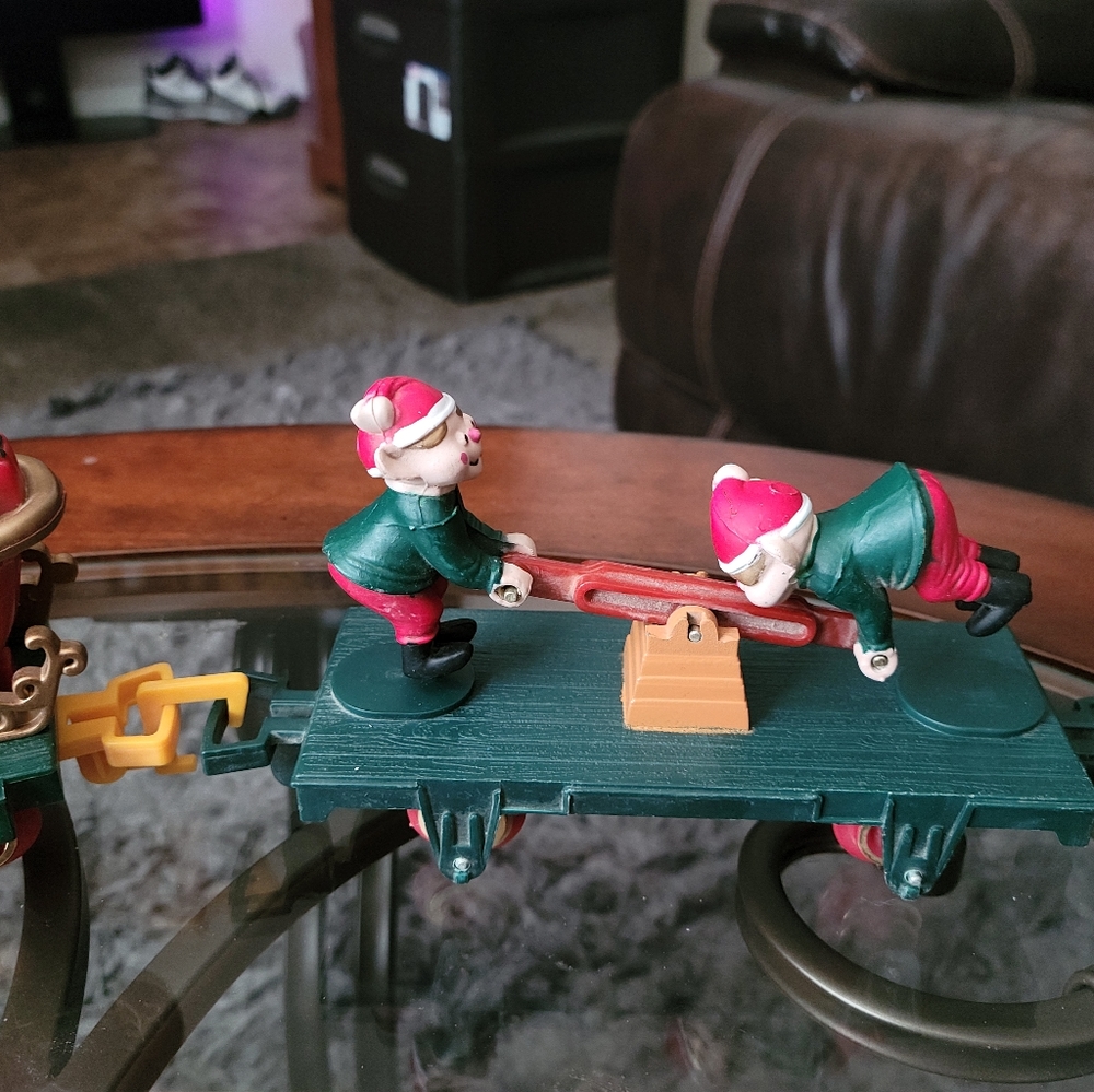 Christmas Train - Picture 8 of 12